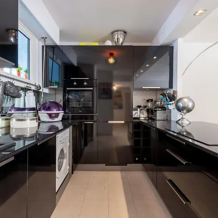 Апартаменты 1-br East With Swimming Pool Канны