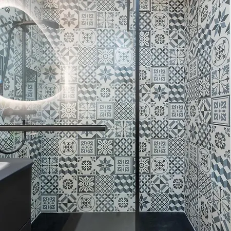 1-br East With Swimming Pool Апартаменты