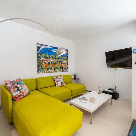 1-br East With Swimming Pool Апартаменты *